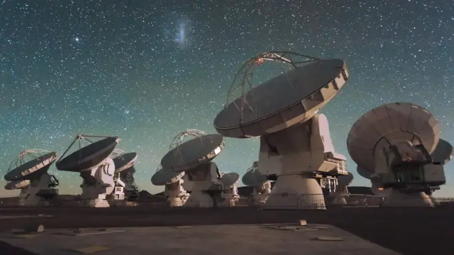 ALMA, el Gran Conjunto Milimétrico-submilimétrico de Atacama, es uno de los telescopios que participa en el proyecto.