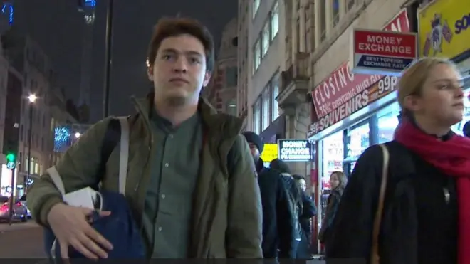 قصة كرسيتوفر الذي سافر من لندن إلى بيروت للمطالبة بحقوقه