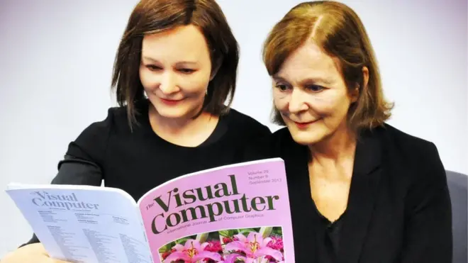 Robot Nadine mulai 'dihidupkan' sebagai resepsionis namun Professor Nadia Thalmann yakin dia dapat dikembangkan menjadi perawat.