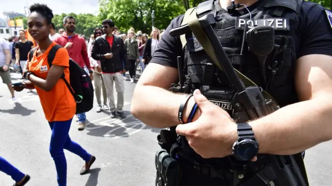 О том, когда и как именно юноша якобы планировал осуществить нападение, не сообщается