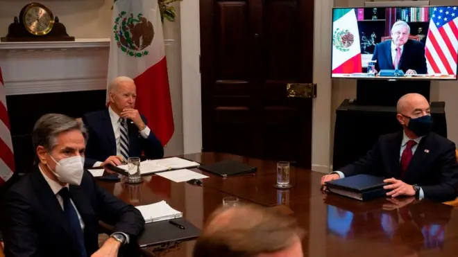 Varios miembros del gabinete de Biden estuvieron en la llamada.