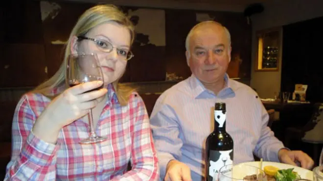 Сергей и Юлия Скрипали. По данным прессы, после обмена в 2010 году Сергей Скрипаль неоднократно ездил по крайней мере в три европейские страны и консультировал тамошние спецслужбы