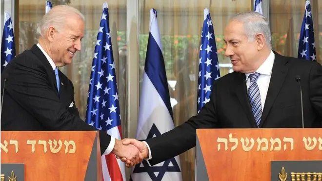 Foto ilustrasi. Joe Biden ketika masih menjabat Wakil Presiden AS bersalaman dengan PM Israel Benjamin Netanyahu 9 Maret 2010 di Yerusalem.