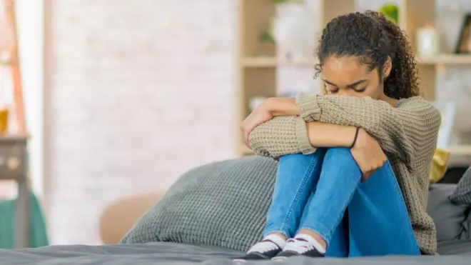 मानसिक स्वास्थ्य: किशोर किशोरीमा चिन्ता, डिप्रेसन र आत्म-हानि गर्ने समस्या बढ्दो