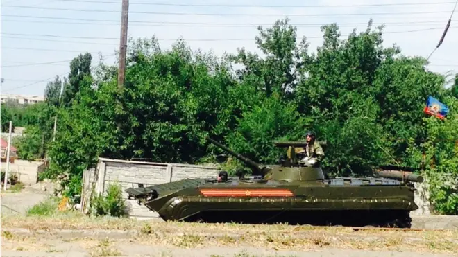 За прикладом Росії. Як у Луганську пройшов парад на фоні коронавірусу