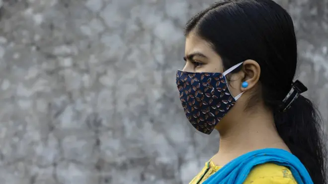 15 માર્ચ, 2020ના રોજ ભારતમાં કુલ 100 કેસ હતા અને આ એ જ દિવસે ભારતમાં કોવિડથી પહેલું મોત થયું હતું