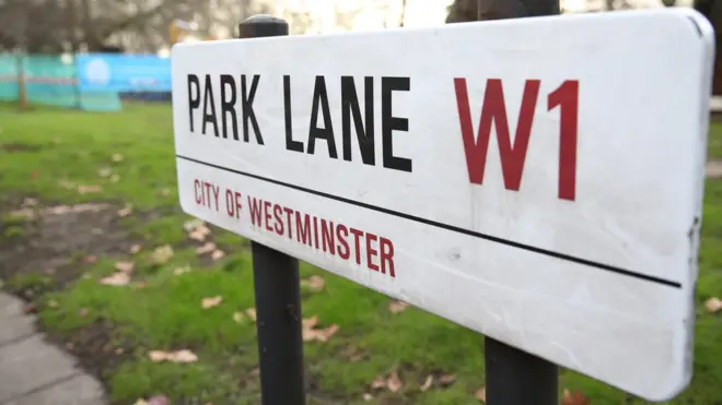 پارک لین کا شمار لندن کے مہنگے ترین علاقوں میں ہوتا ہے