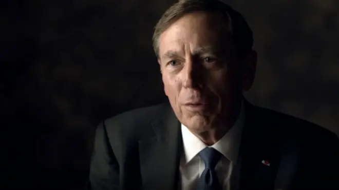 دیوید پترائوس، در سال های ۲۰۰۳ تا ۲۰۰۶ فرمانده نیروهای آمریکایی در عراق بود