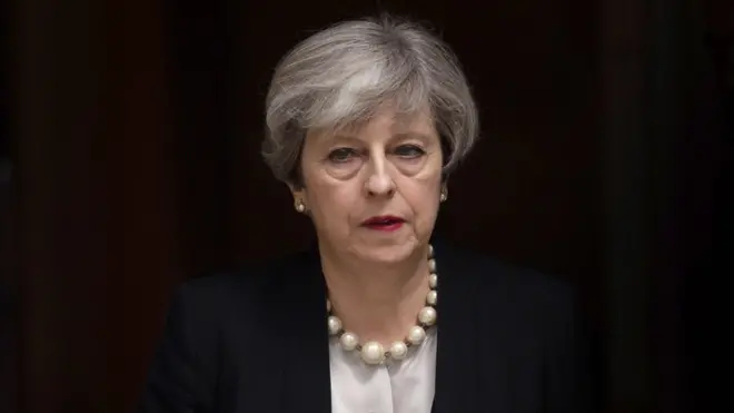 La priemra ministra Theresa May dijo que personal militar será desplegado por Gran Bretaña para garantizar la seguridad pública.