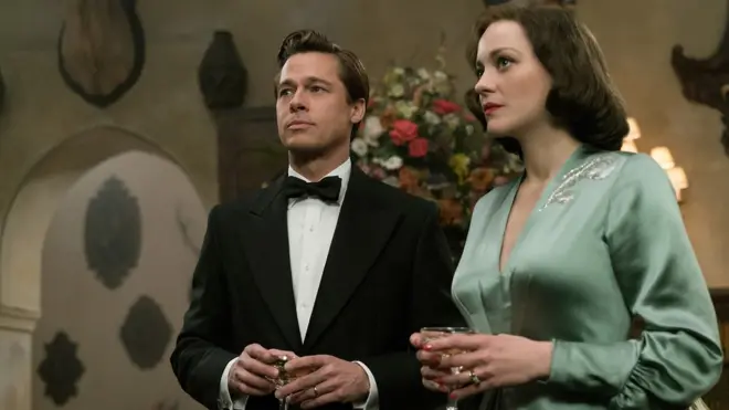 Brad Pitt ve Marion Cotillard, Kasım ayı sonunda vizyona girmesi beklenen Allied filminde başrolleri paylaşıyor.