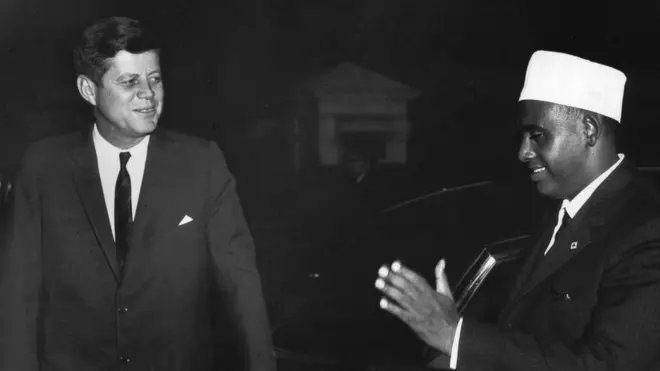Kulankii taarikhiga ahaa ee madaxweynihii Maraykanka John F. Kennedy iyo Ra'isulsulwarihii Soomaaliya Cabdirishiid Cali Sharma'arke
