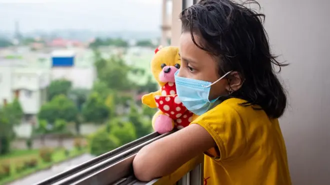 लहान मुलगी, कोरोना