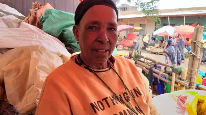 Hooyo iibisa miraha dawada ah