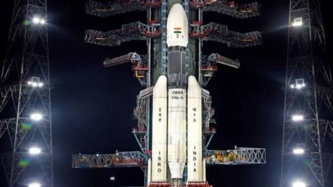 انڈیا نے چاند کی جانب روانہ کیے جانے والا اپنا دوسرا مشن اس کی لانچنگ سے ایک گھنٹہ قبل روک دیا ہے