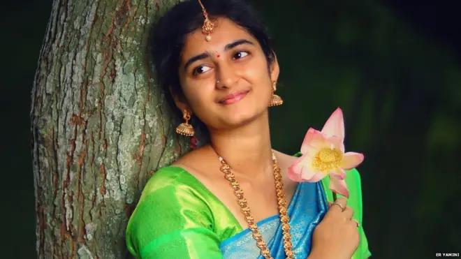 सोशल मीडिया इन्फ्लुएंसर ईआर यामिनी रूस-यूक्रेन लड़ाई में किसी की पक्षधर नहीं हैं. लेकिन ट्विटर पर उनकी तस्वीर का उपयोग व्लादिमीर पुतिन का समर्थन करने में हो रहा है.