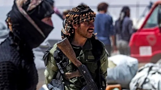 Курдские силы безопасноти охраняют, в том числе, и лагеря, в которых содержатся пленные боевики ИГ и члены их семей