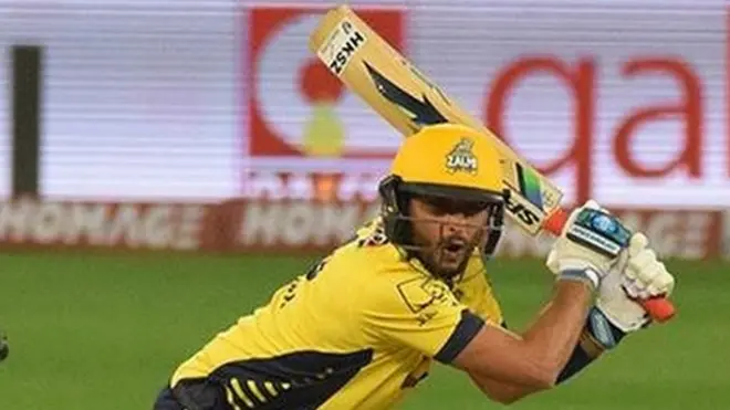 سنسنی خیز مقابلے کے بعد پشاور زلمی نے لاہور قلندرز کے خلاف 60 رنز کا ہدف پورا کرلیا