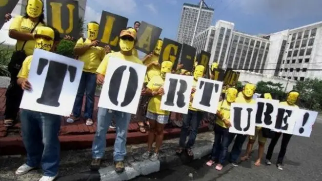 องค์กรด้านสิทธิมนุษยชนหลายแห่งรณรงค์ต่อต้านการซ้อมทรมานและการละเมิดสิทธิมนุษยชนทั่วโลก ไม่เฉพาะแค่ในไทย