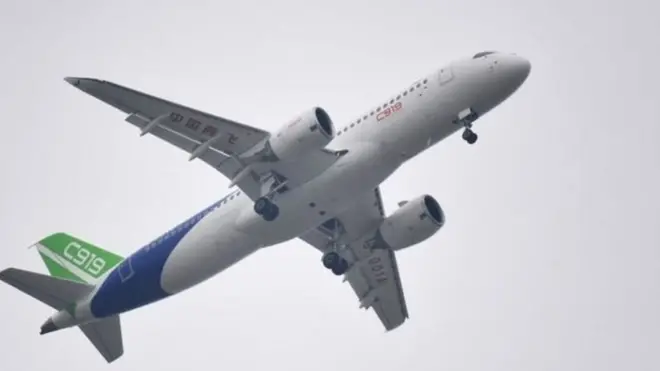 چین کے مسافر بردار جہاز نے تین ہزآر میٹر کی بلندی پر پرواز کی