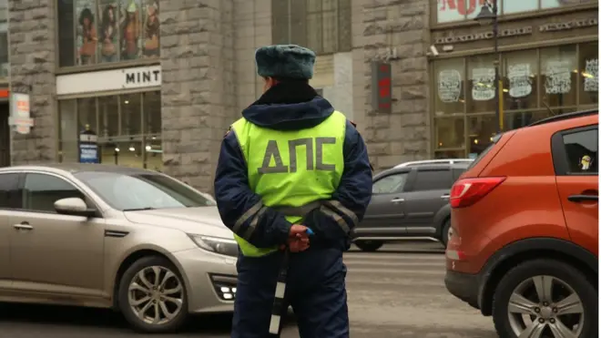 Правила хорошего тона для автоинспекторов решили закрепить в регламенте