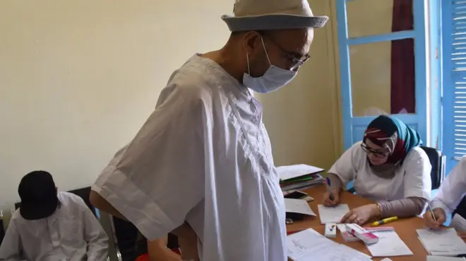 Le personnel soignant algérien mobilisé