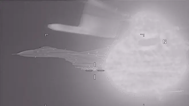 طائرة روسية تعترض طائرة بحرية أمريكية