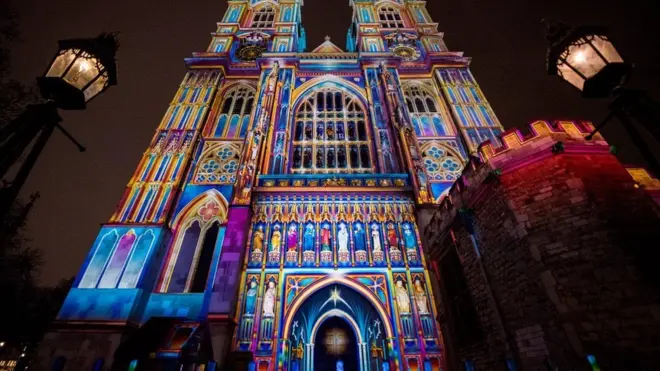 Композиция "Свет духа" в Вестминстерском Аббатстве