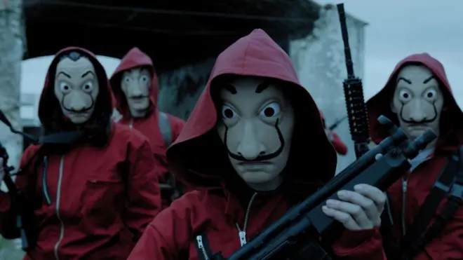 罪犯們戴的達利面具看起來既驚悚又酷炫（Credit: Netflix）