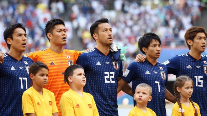 2018世界杯日本队迎战哥伦比亚赛前合影