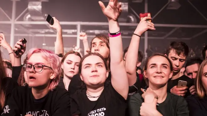 Фанатки Хаски на его концерте в Санкт-Петербурге