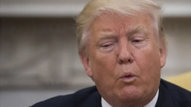 ډونلډ ټرمپ وايي، د اېف بي ای د پخواني مشر له کار عدلیې وزارت خوشال نه و.