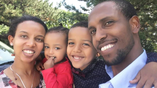 Fireeyootii fi abbaa warraashee Teediroos ijoollee ijoollee saanii waliin