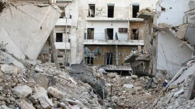 Aleppo hoang tàn sau các cuộc không kích