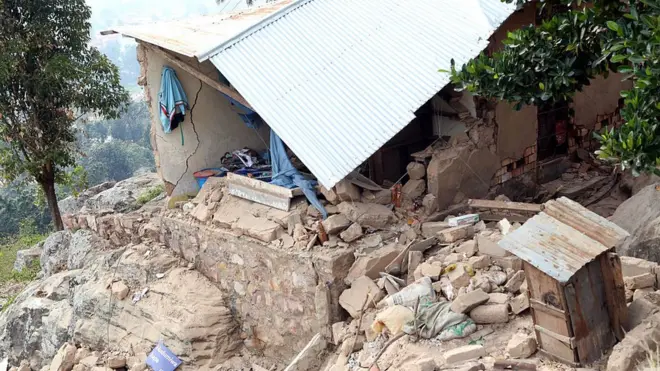 House wey earthquake destroy