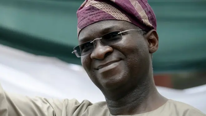 Fashola say make landlords start from July 6, 2018 to dey collect dia rent afta month end