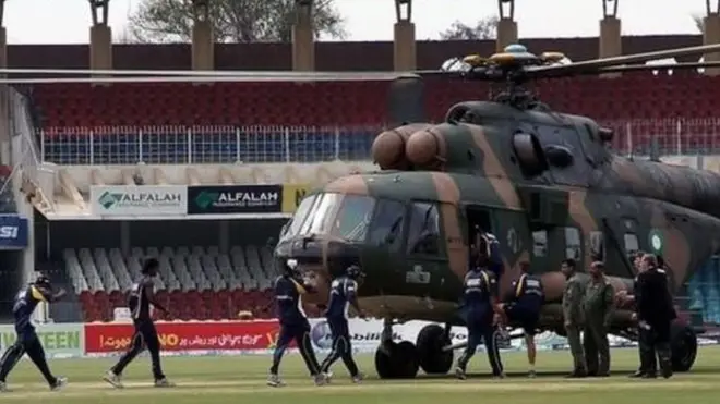 ප්‍රහාරයෙන් අනතුරුව ශ්‍රී ලංකා කණ්ඩායම සුරක්ෂිතව රැගෙන යාමට ගඩාෆි ක්‍රීඩාංගනයට පැමිණි හමුදා හෙලිකොප්ටරය