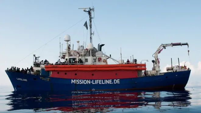 El barco Lifeline con más de 200 migrantes a bordo podrá desembarcar en Malta tras cinco días en el mar.