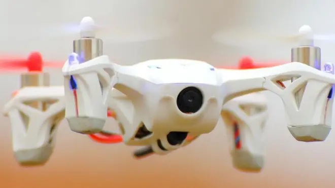 أصبح من الممكن أن تعمل الطائرات من دون طيار جنبًا إلى جنب مع أجهزة الروبوت التقليدية داخل المفاعلات النووية