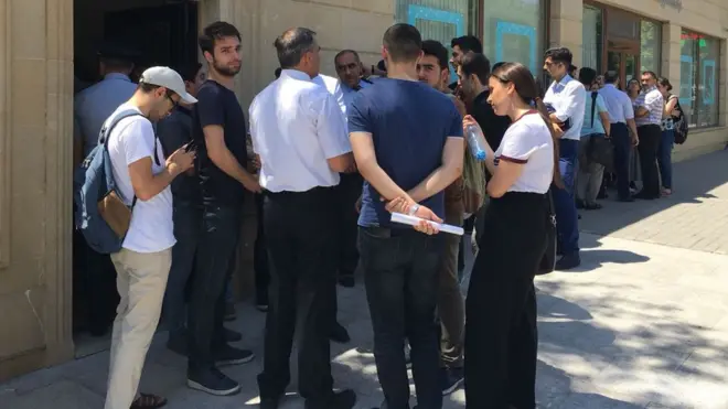 Tibb Universitetinin tələbələrindən etiraz edir: "Rezidenturaya qəbul planı artırılsın"