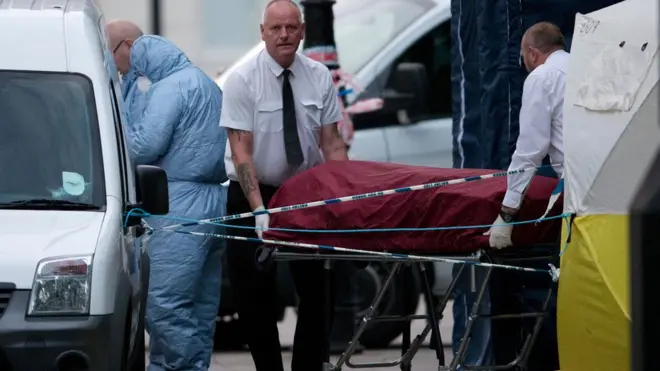 В результате нападения одна женщина скончалась на месте