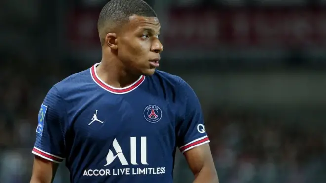 Kiliyaan Imbaappee taphataa PSG ganna 22