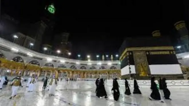 غرفة أخبار كورونا: العيد استثنائي وبريطانيا: "لا للفتح الشامل الآن"