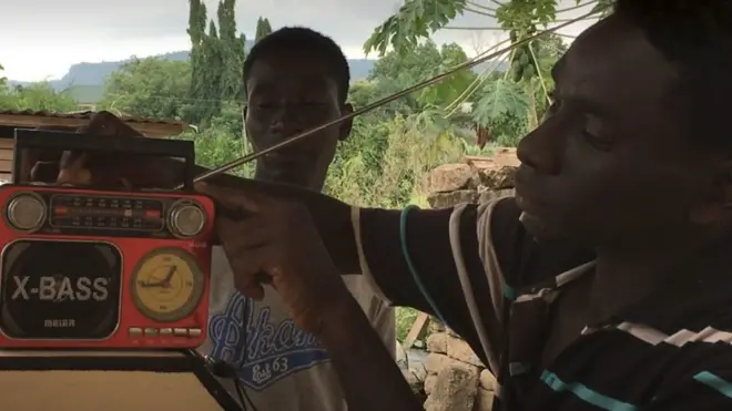 James Ansah den Kwesi Ansah dey experiment plus dema electricity inovation from cassava