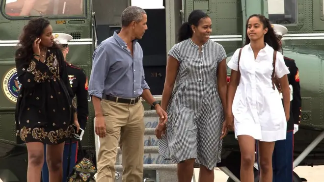 Obama n'umugore wiwe Michelle hamwe n'abana babo Sasha na Malia