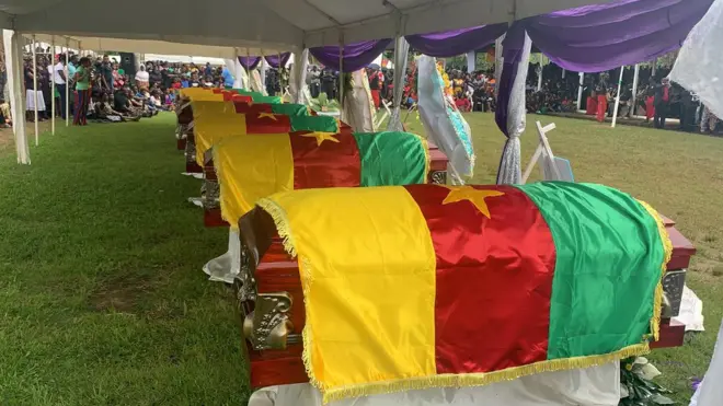 Cercueils des 7 écoliers assassinés à Kumba