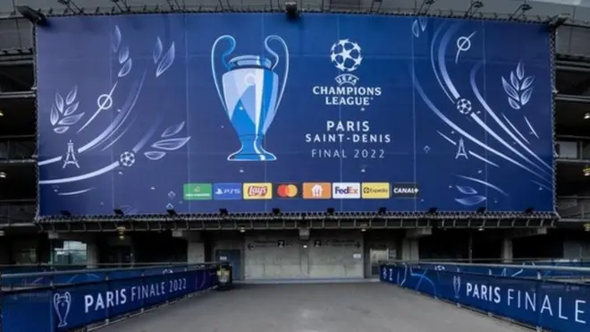 ستقام المباراة النهائية لدوري الأبطال بين ريال مدريد وليفربول في باريس بعدما كان مقررا لها أن تُلعب في سان بطرسبرغ الروسية