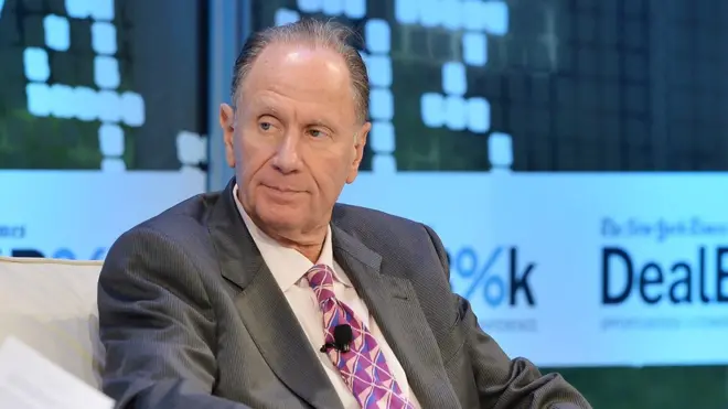 Объявив об отставке, Бондерман извинился перед сотрудницами компании