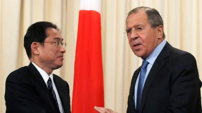 Фумио Кисида прилетел в Москву готовить визит Путина в Японию