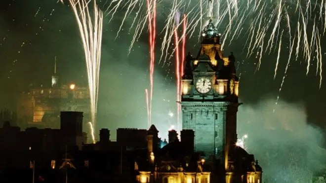 新年夜（或称大年夜）是巴尔莫勒大钟唯一显示准确时刻的时候。