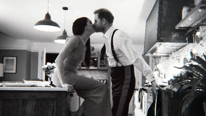 The trailer uses black and white images of the couple's relationship